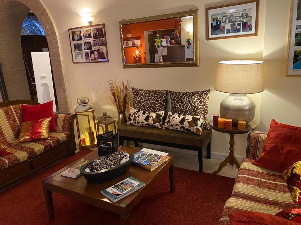 Hotel Borgo Antico ファブリアーノ エクステリア 写真