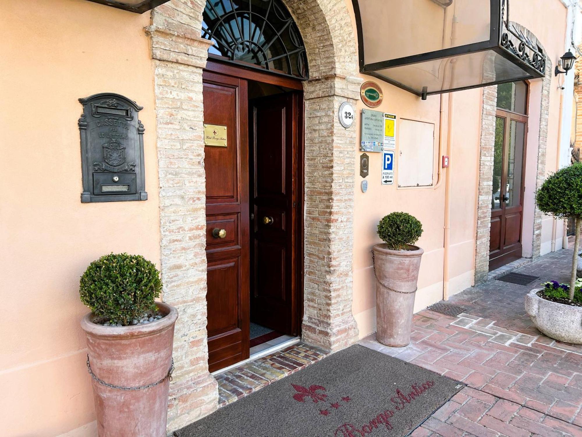 Hotel Borgo Antico ファブリアーノ エクステリア 写真